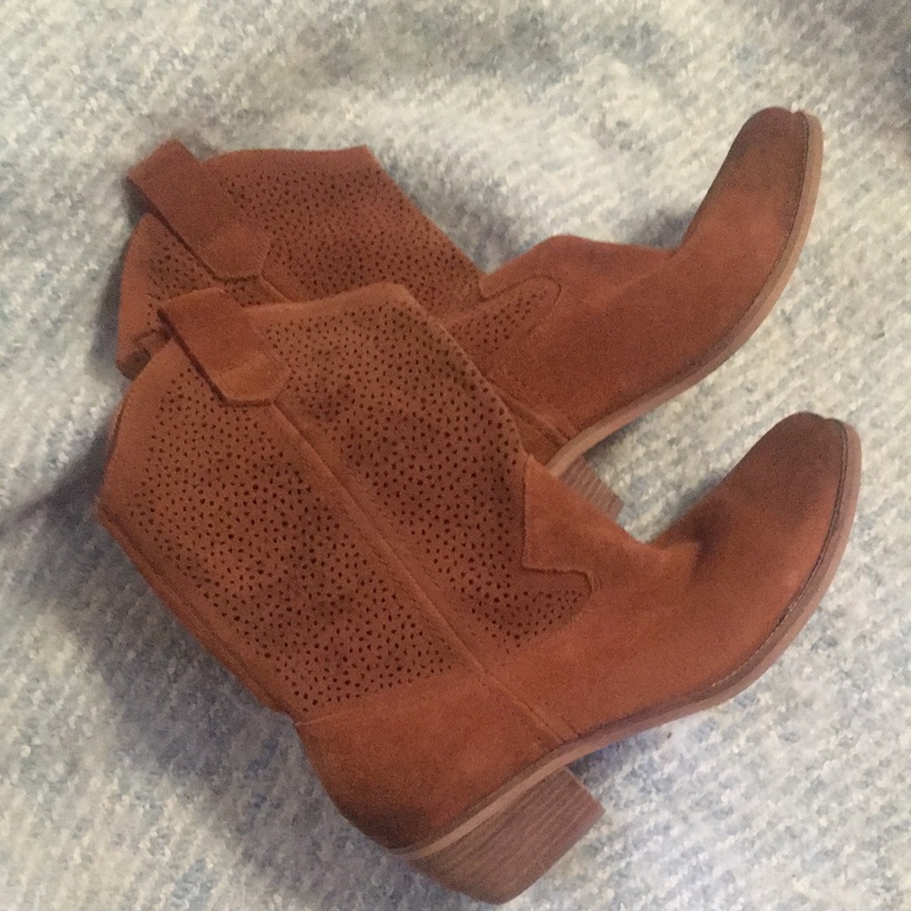 BCBG Bastille suede boots 8.5B